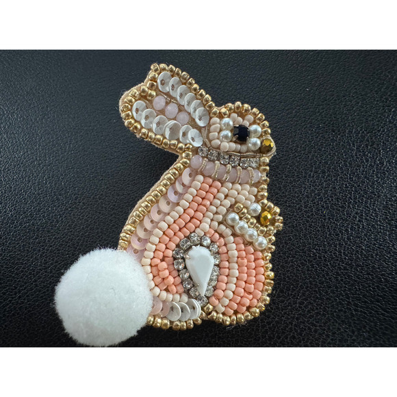 Bunny Beaded Pin - Picture 1 of 1